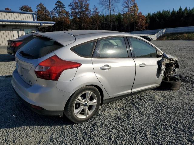 Image 3 of 2014 FORD FOCUS SE 2014 with VIN 1FADP3K25EL421916