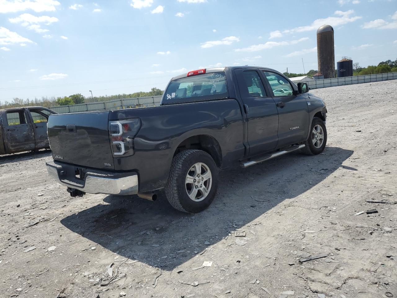 Obraz 3 z 2010 TOYOTA TUNDRA DOUBLE CAB SR5 2010 z VIN 5TFRM5F11AX007783