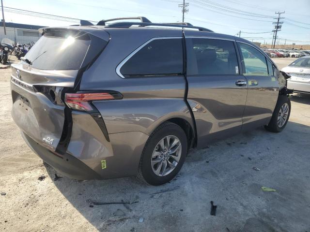 Obraz 3 z 2022 TOYOTA SIENNA XLE 2022 z VIN 5TDJRKEC4NS096230