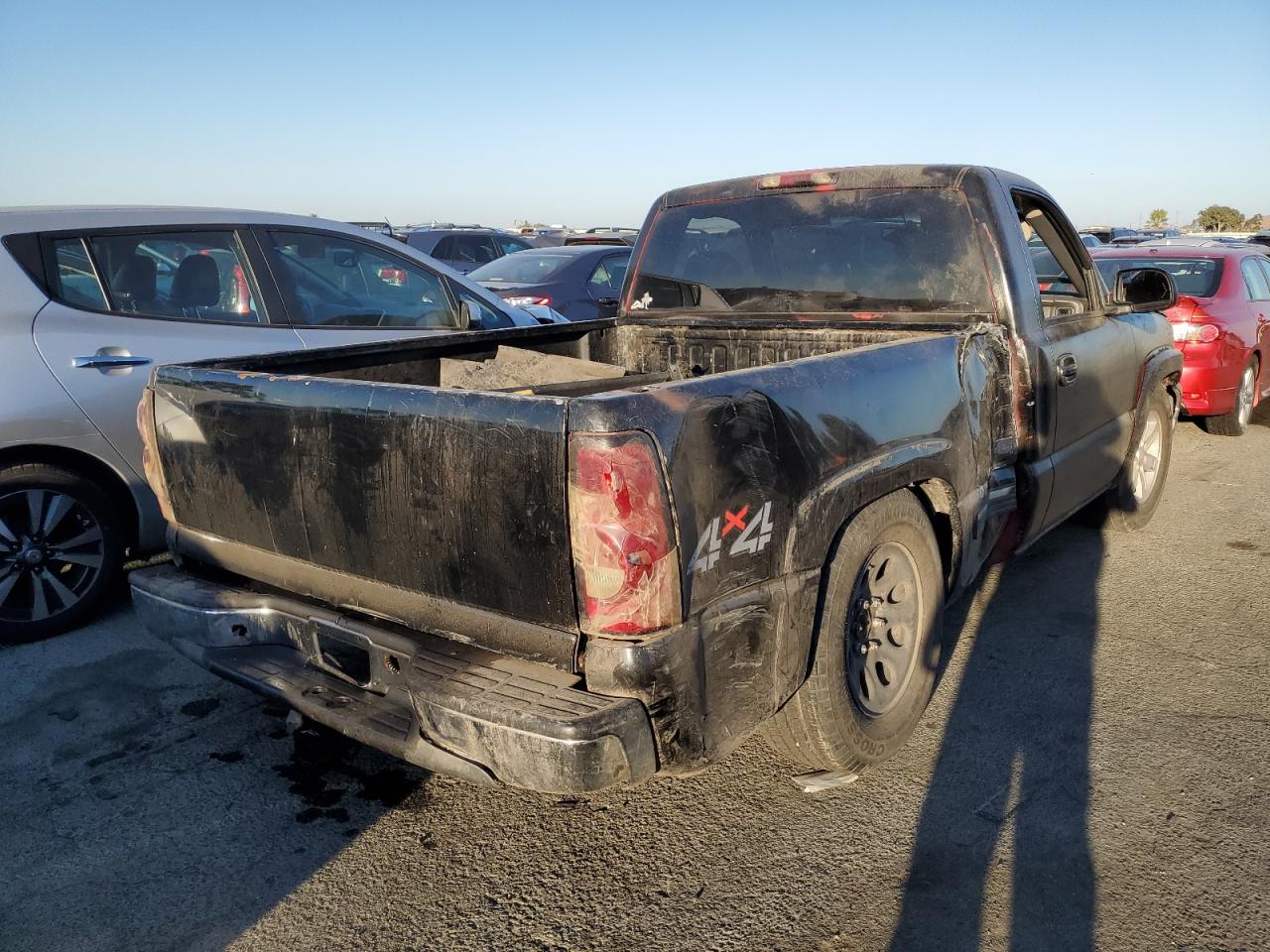 Image 3 of 2004 CHEVROLET SILVERADO C1500 2004 with VIN 1GCEC14T94Z152657