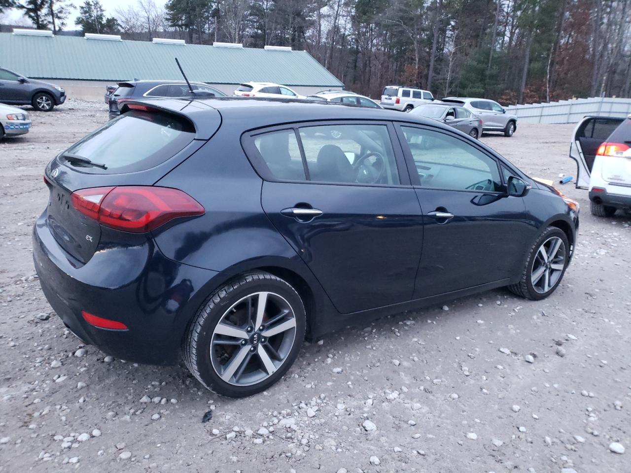 Изображение 3 2017 KIA FORTE EX 2017 с VIN KNAFX5A85H5717609
