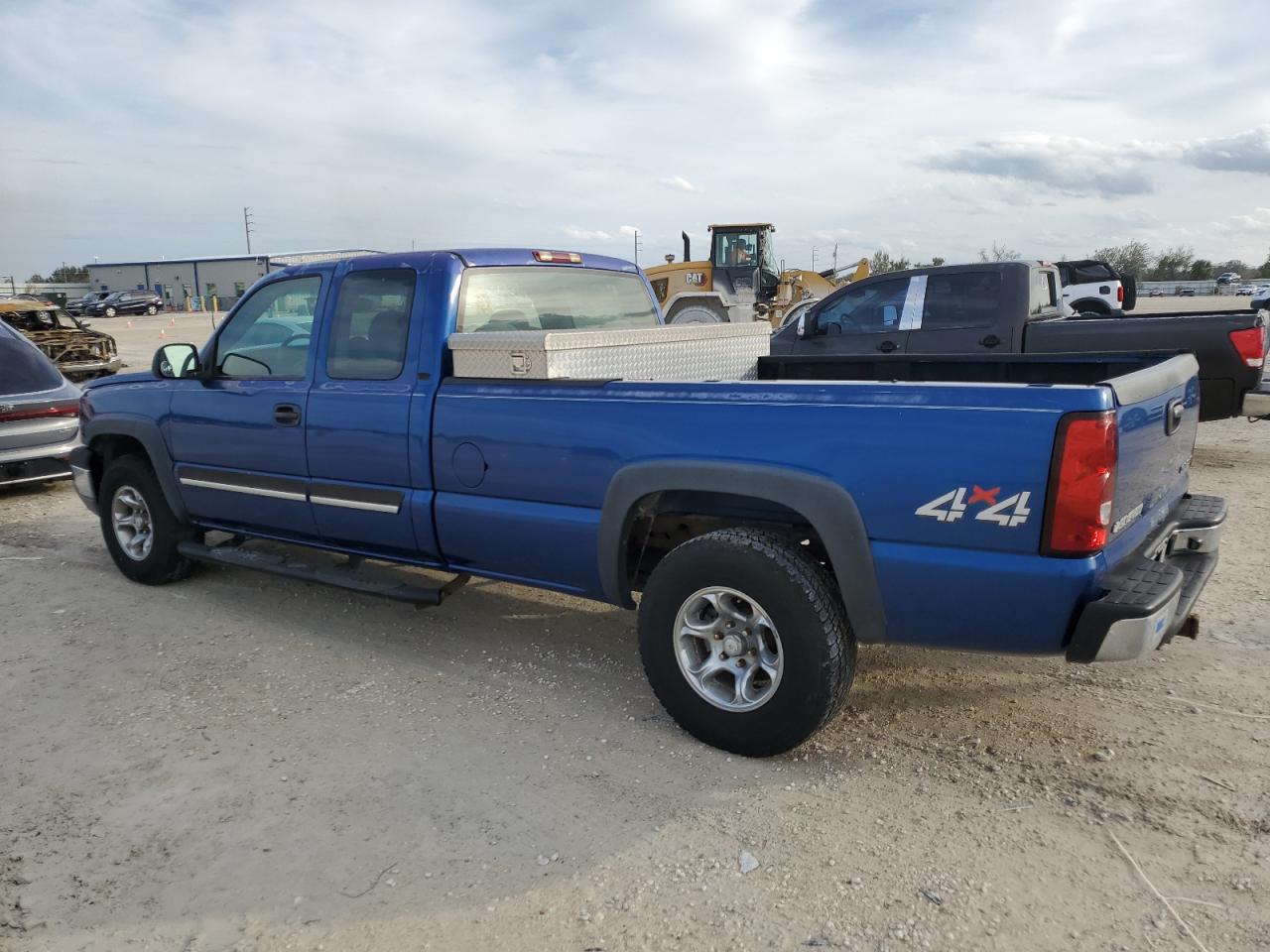 Изображение 2 2003 CHEVROLET SILVERADO K1500 2003 с VIN 1GCEK19T73E120467