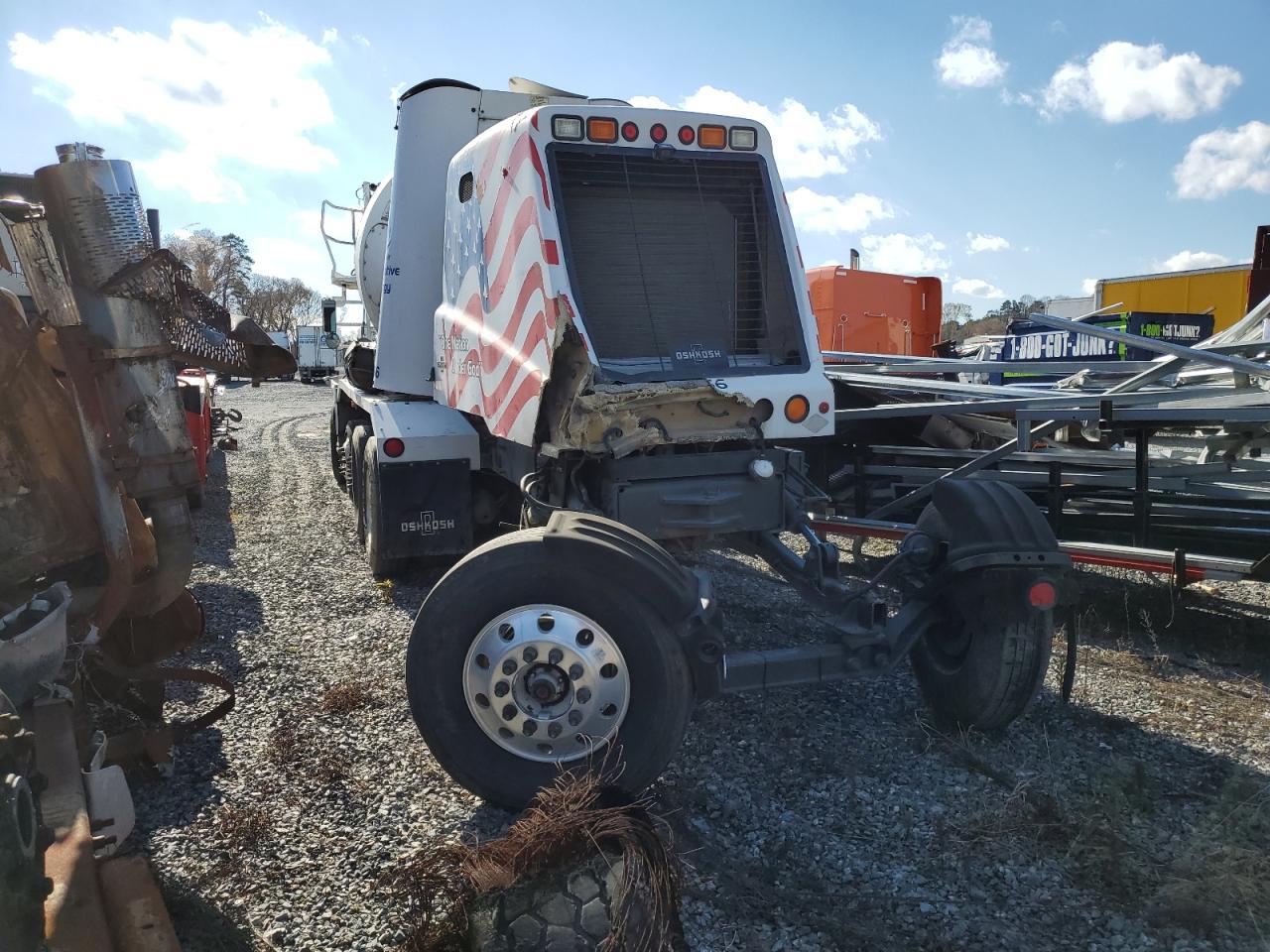 Image 3 of 2017 OSHKOSH MOTOR TRUCK CO. S SERIES  2017 with VIN 10TAFLBFXHS780509