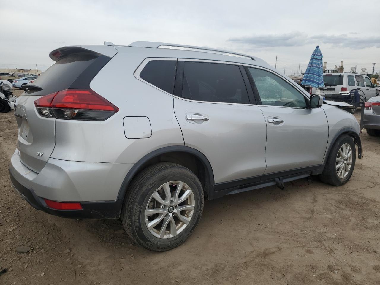Obraz 3 z 2017 NISSAN ROGUE S 2017 z VIN JN8AT2MT5HW153207