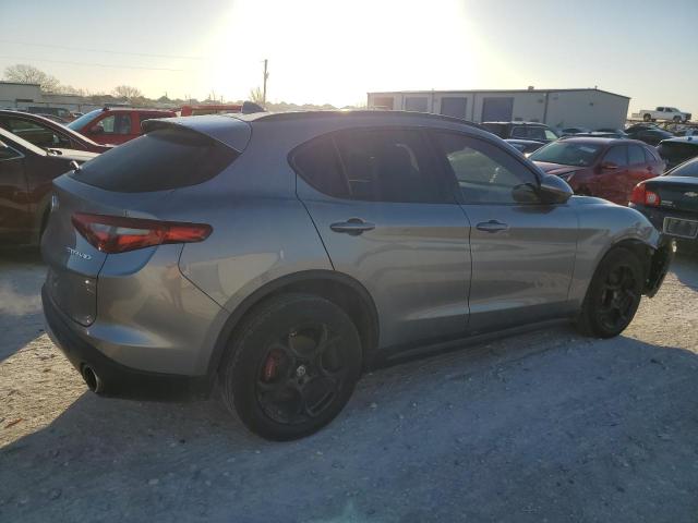 Obraz 3 z 2018 ALFA ROMEO STELVIO SPORT 2018 z VIN ZASFAKPN9J7B89946