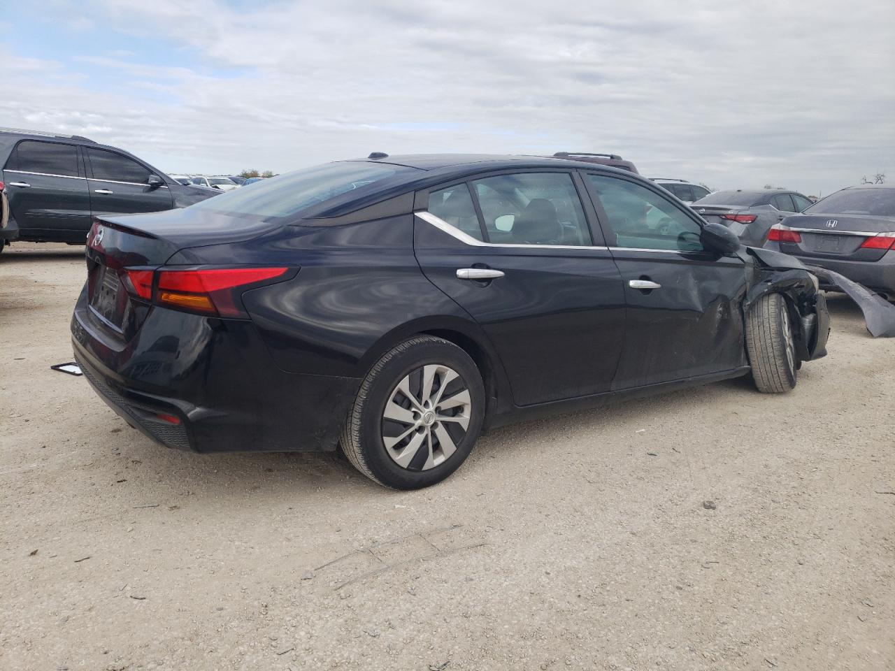 Image 3 of 2020 NISSAN ALTIMA S 2020 with VIN 1N4BL4BV9LC266335