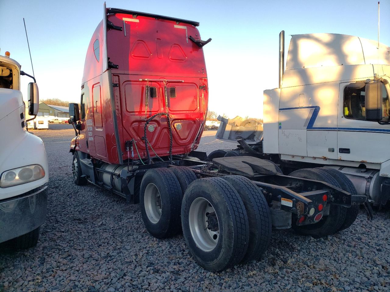 Image 3 of 2015 FREIGHTLINER CASCADIA 125  2015 with VIN 3AKJGLD59FSFP7074