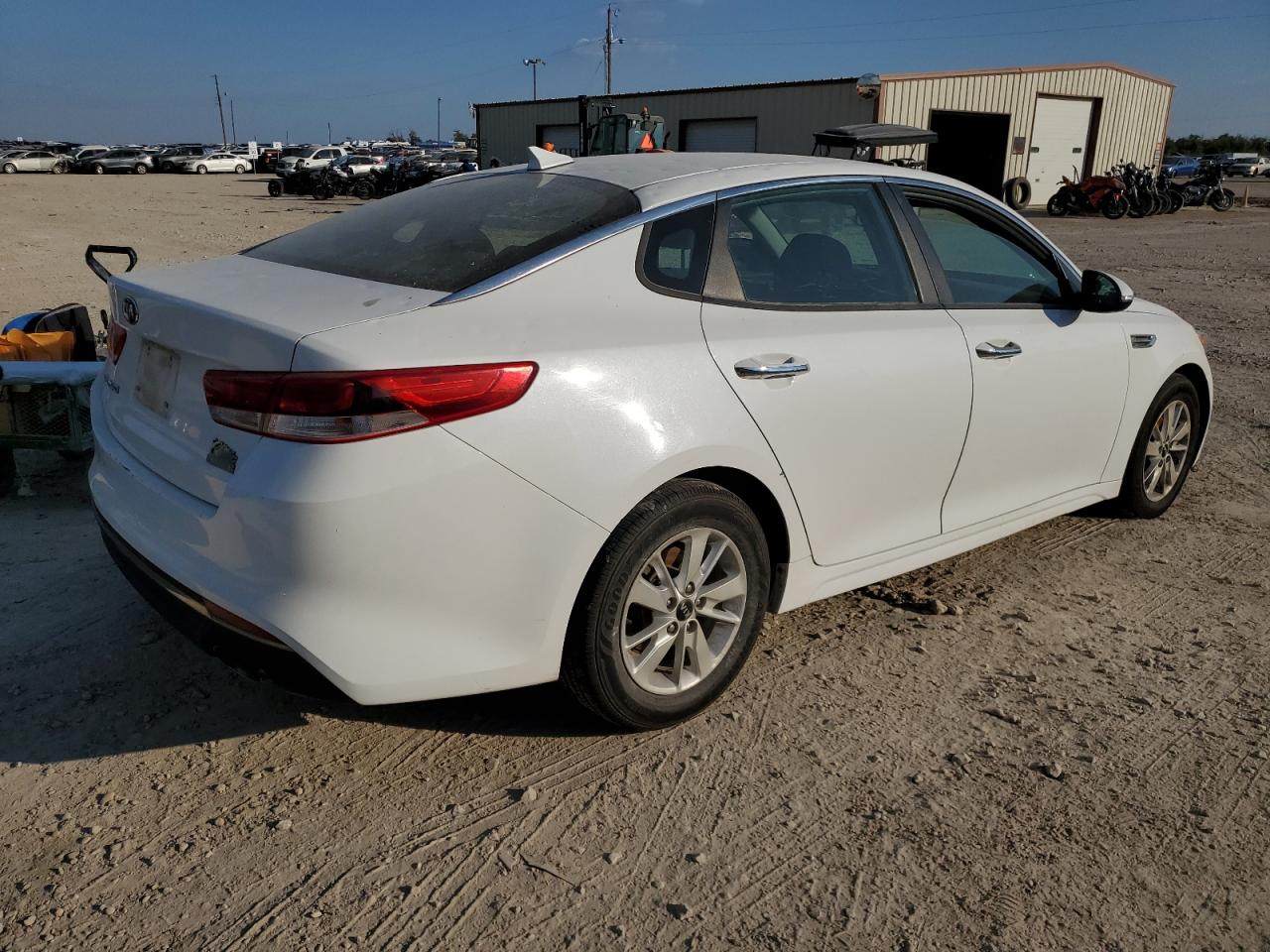 Изображение 3 2016 KIA OPTIMA LX 2016 с VIN 5XXGT4L32GG058056