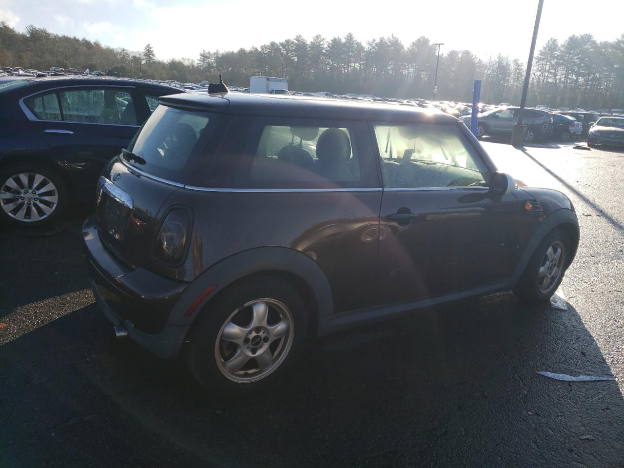 Изображение 3 2011 MINI COOPER  2011 с VIN WMWSU3C52BT091860