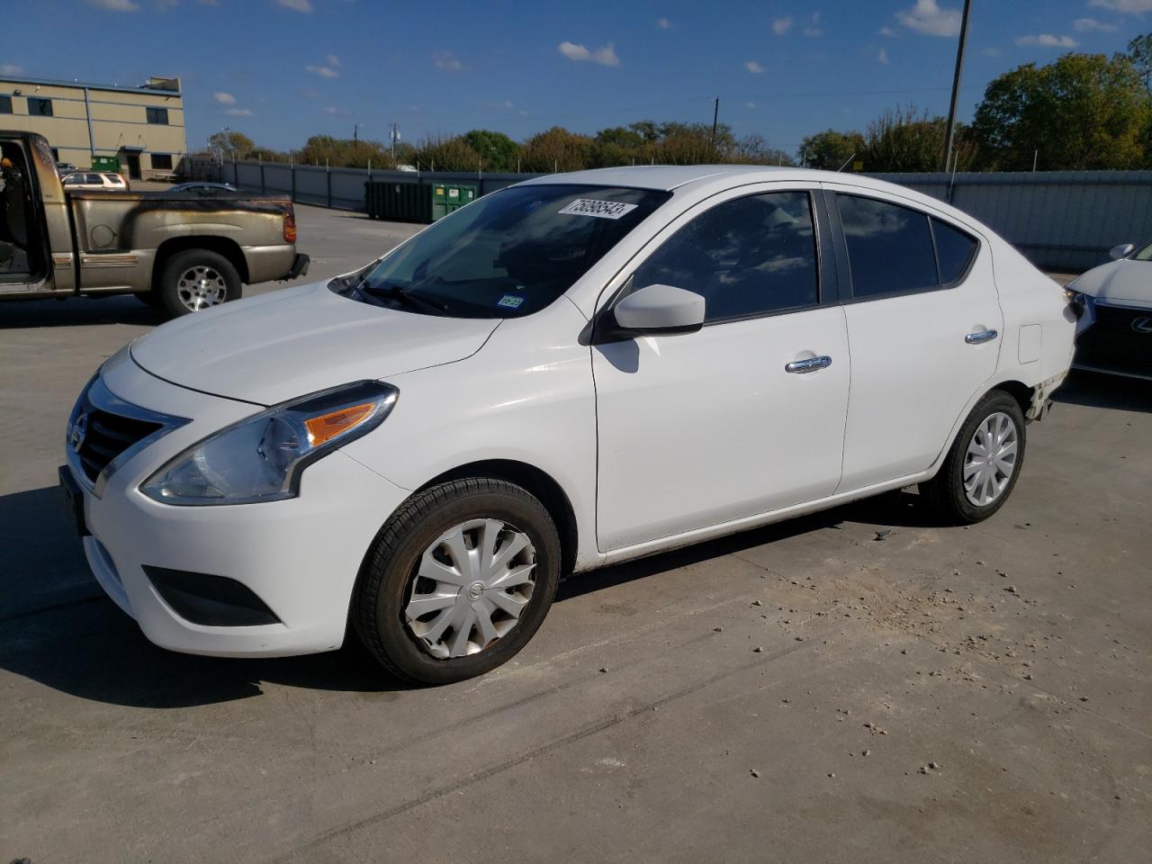 Изображение 1 2017 NISSAN VERSA S 2017 с VIN 3N1CN7AP5HL862070