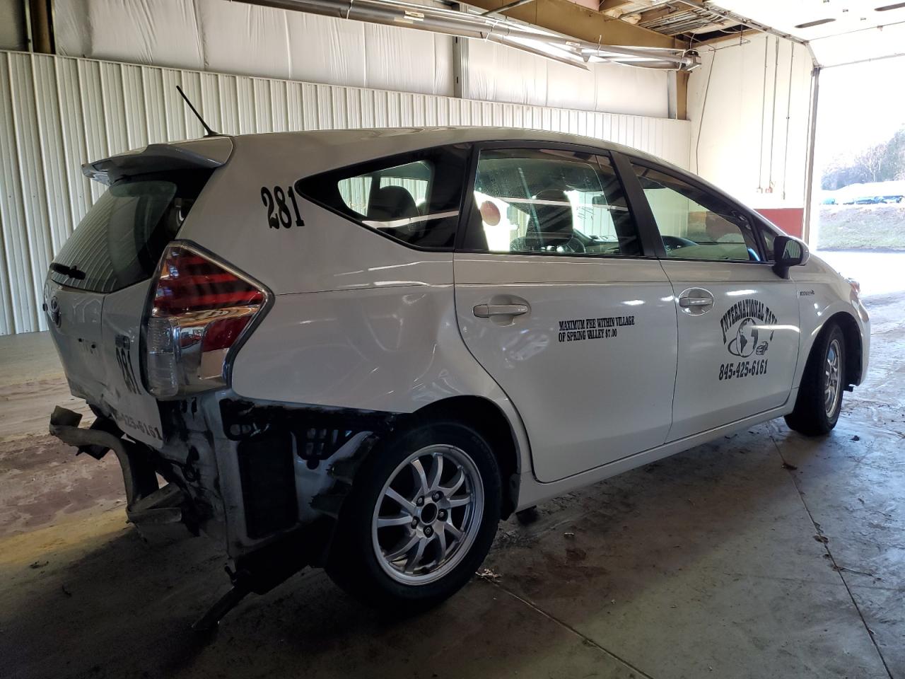 Изображение 3 2017 TOYOTA PRIUS V  2017 с VIN JTDZN3EU5HJ067110
