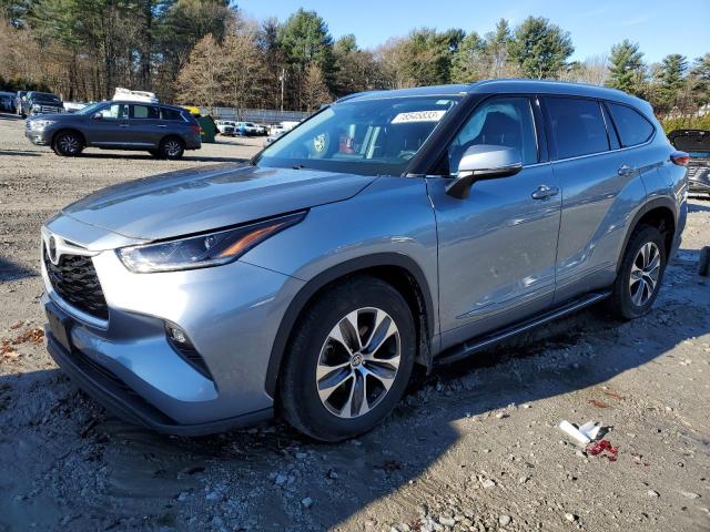 Image 1 of 2021 TOYOTA HIGHLANDER XLE 2021 with VIN 5TDHZRBH9MS142804