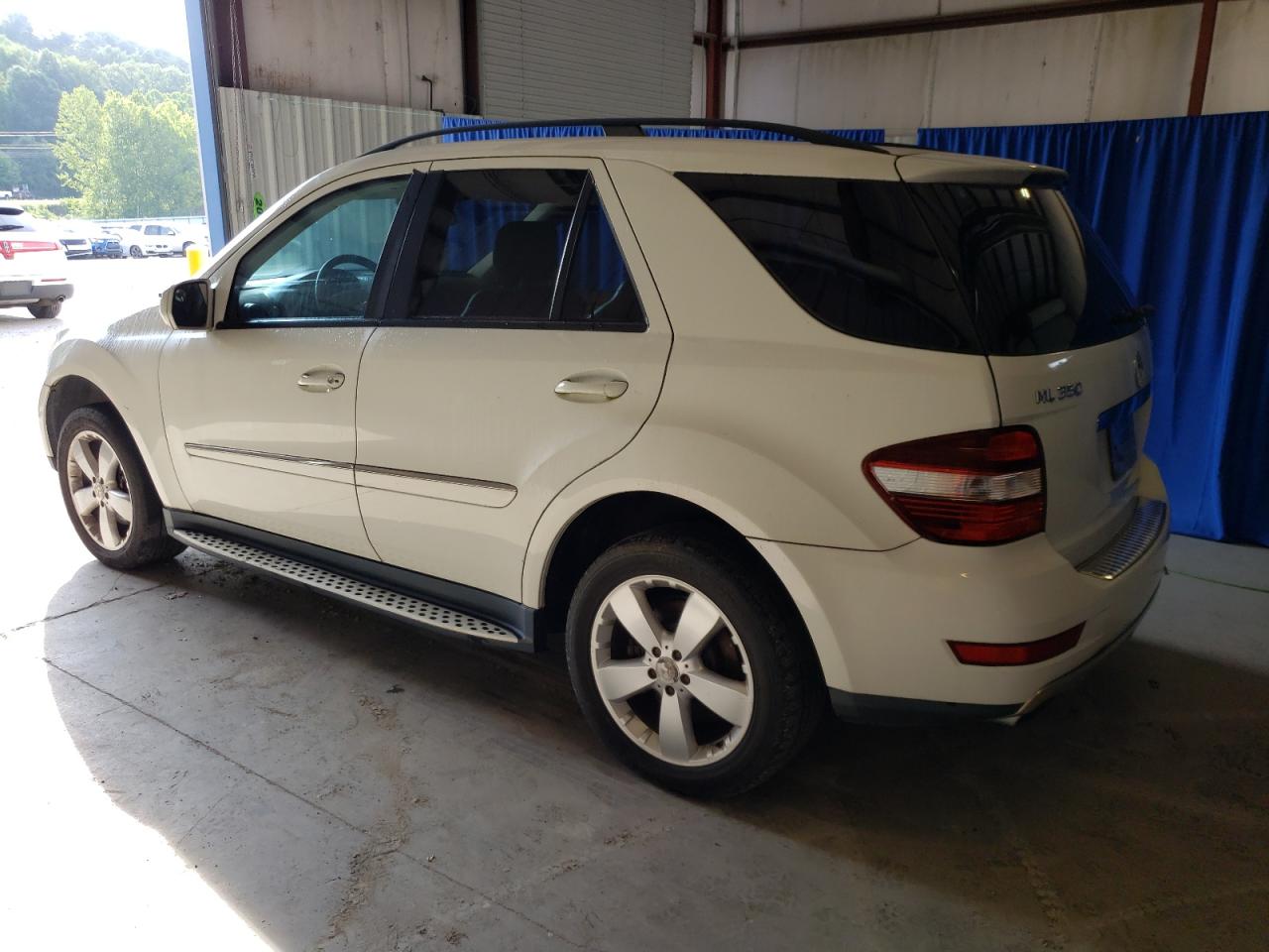 Obraz 2 z Mercedes-Benz Ml 350 2009 z VIN 4JGBB86E89A527808