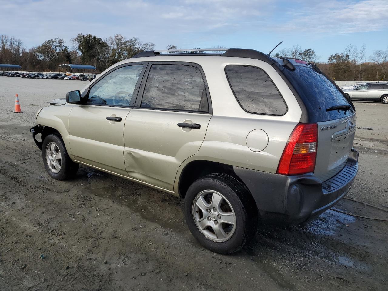 Image 2 of 2007 KIA SPORTAGE LX 2007 with VIN KNDJF724677442956