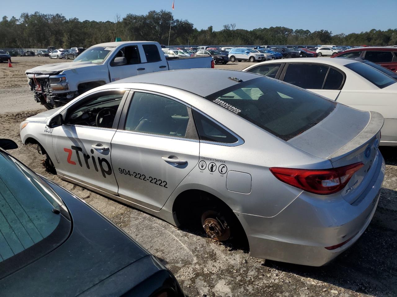 Image 2 of 2016 HYUNDAI SONATA SE 2016 with VIN 5NPE24AF0GH352020