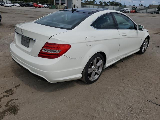 Obraz 3 z 2012 MERCEDES-BENZ C 250 2012 z VIN WDDGJ4HB6CF744041
