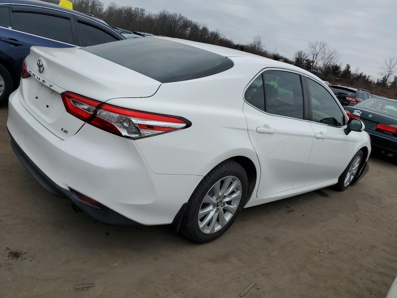 Изображение 3 2018 TOYOTA CAMRY L 2018 с VIN JTNB11HK7J3035034