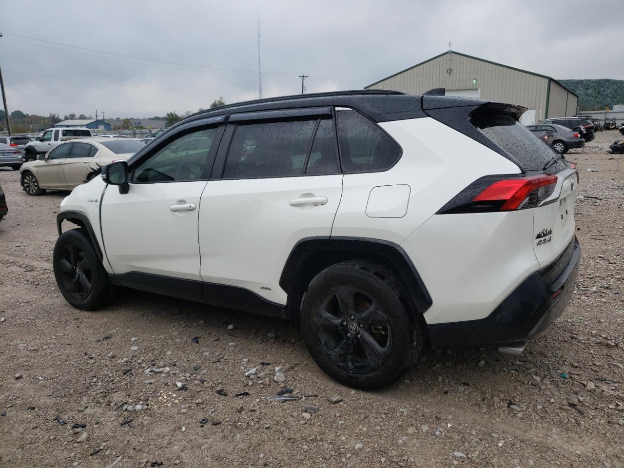 Obraz 2 z 2020 TOYOTA RAV4 XSE 2020 z VIN JTMEWRFV6LJ041422