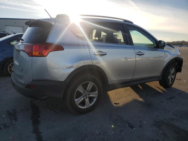 Image 3 of 2015 TOYOTA RAV4 XLE 2015 with VIN 2T3RFREV4FW315323