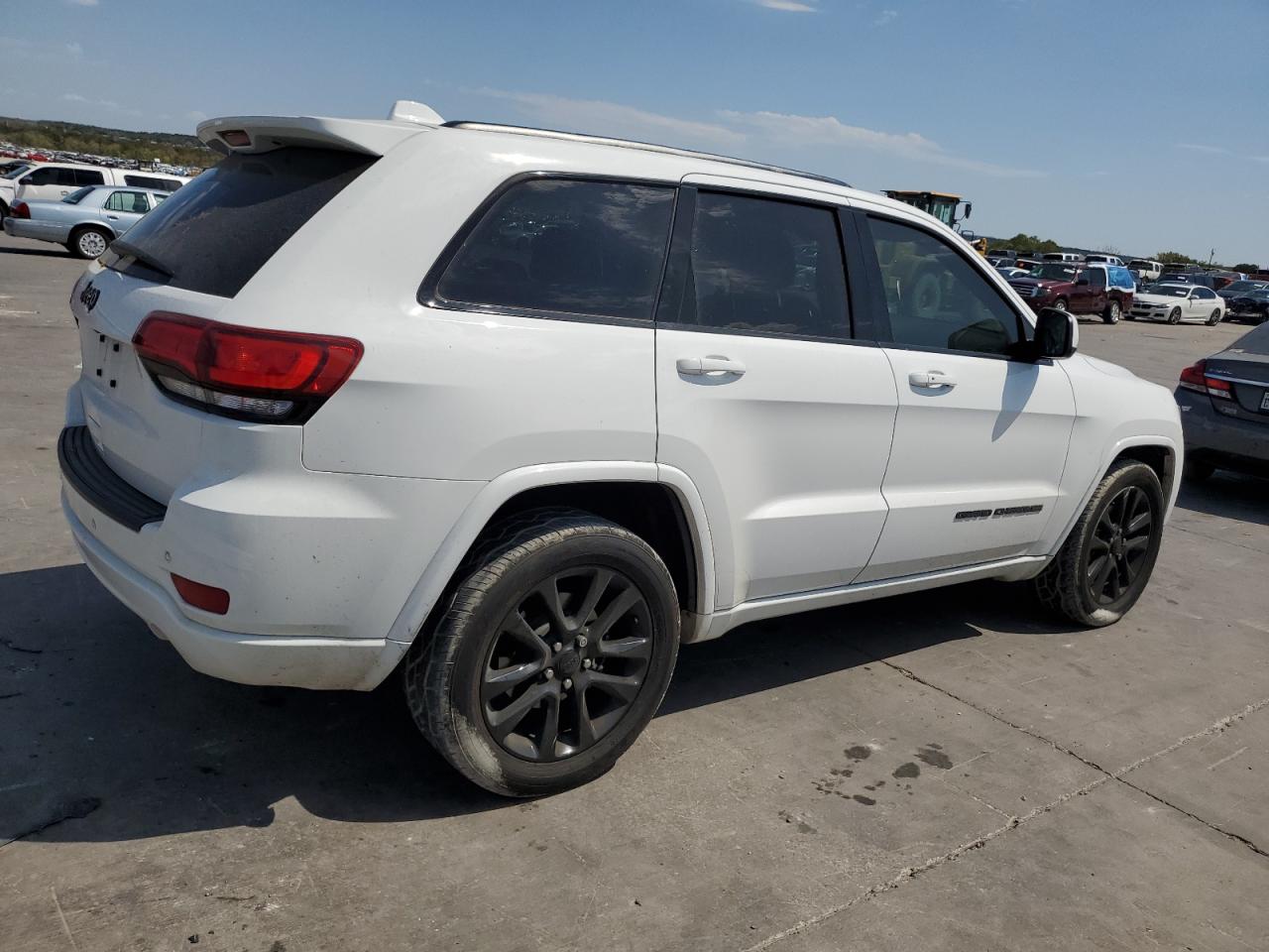 Obraz 3 z 2018 JEEP GRAND CHEROKEE LAREDO 2018 z VIN 1C4RJEAG8JC471570