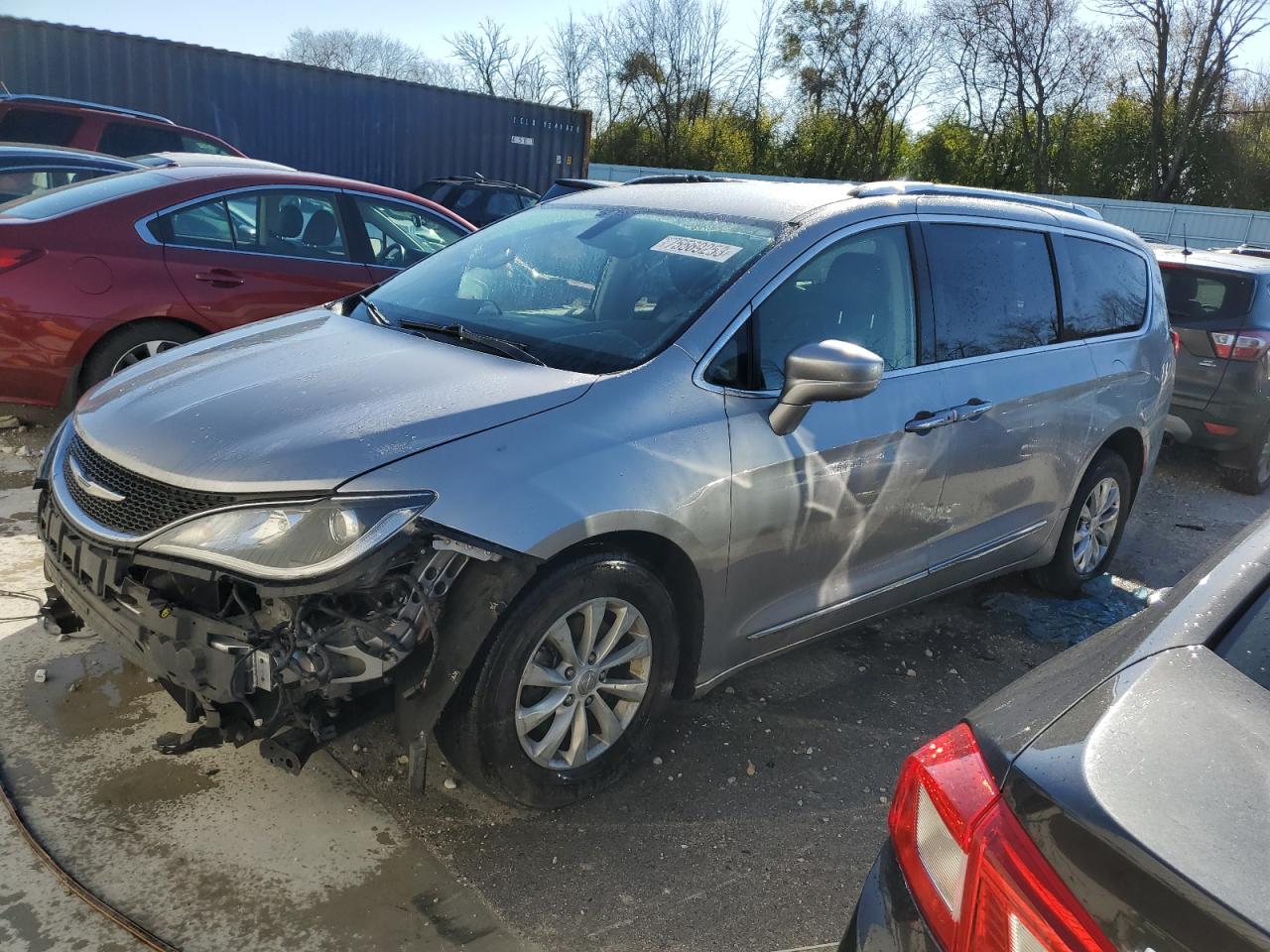 Image 1 of 2018 CHRYSLER PACIFICA TOURING L 2018 with VIN 2C4RC1BGXJR214175