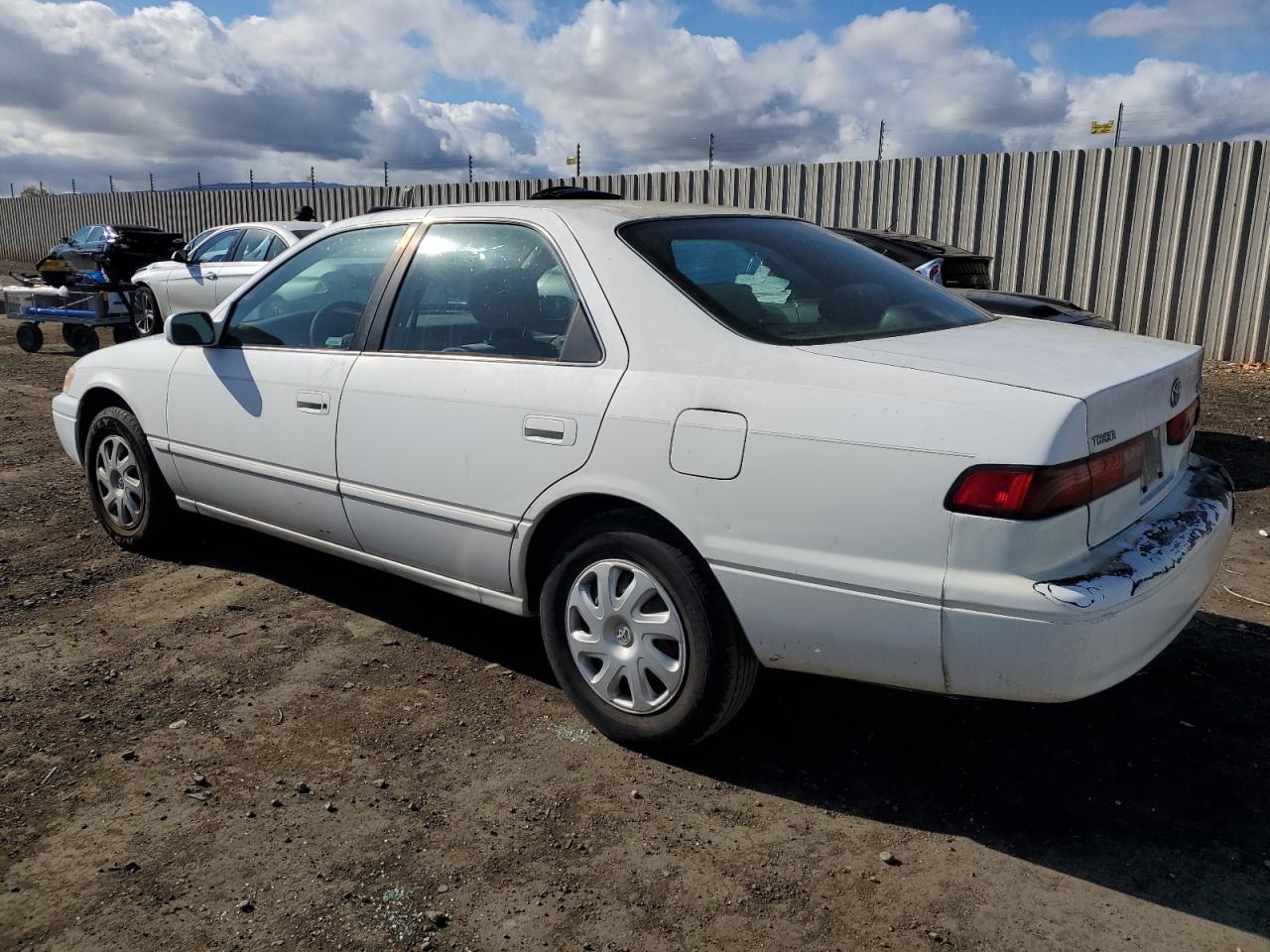 Image 2 of 1998 TOYOTA CAMRY CE 1998 with VIN JT2BG22K9W0224383