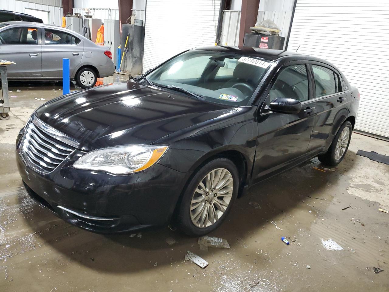 Image 1 of 2013 CHRYSLER 200 LX 2013 with VIN 1C3CCBABXDN670622