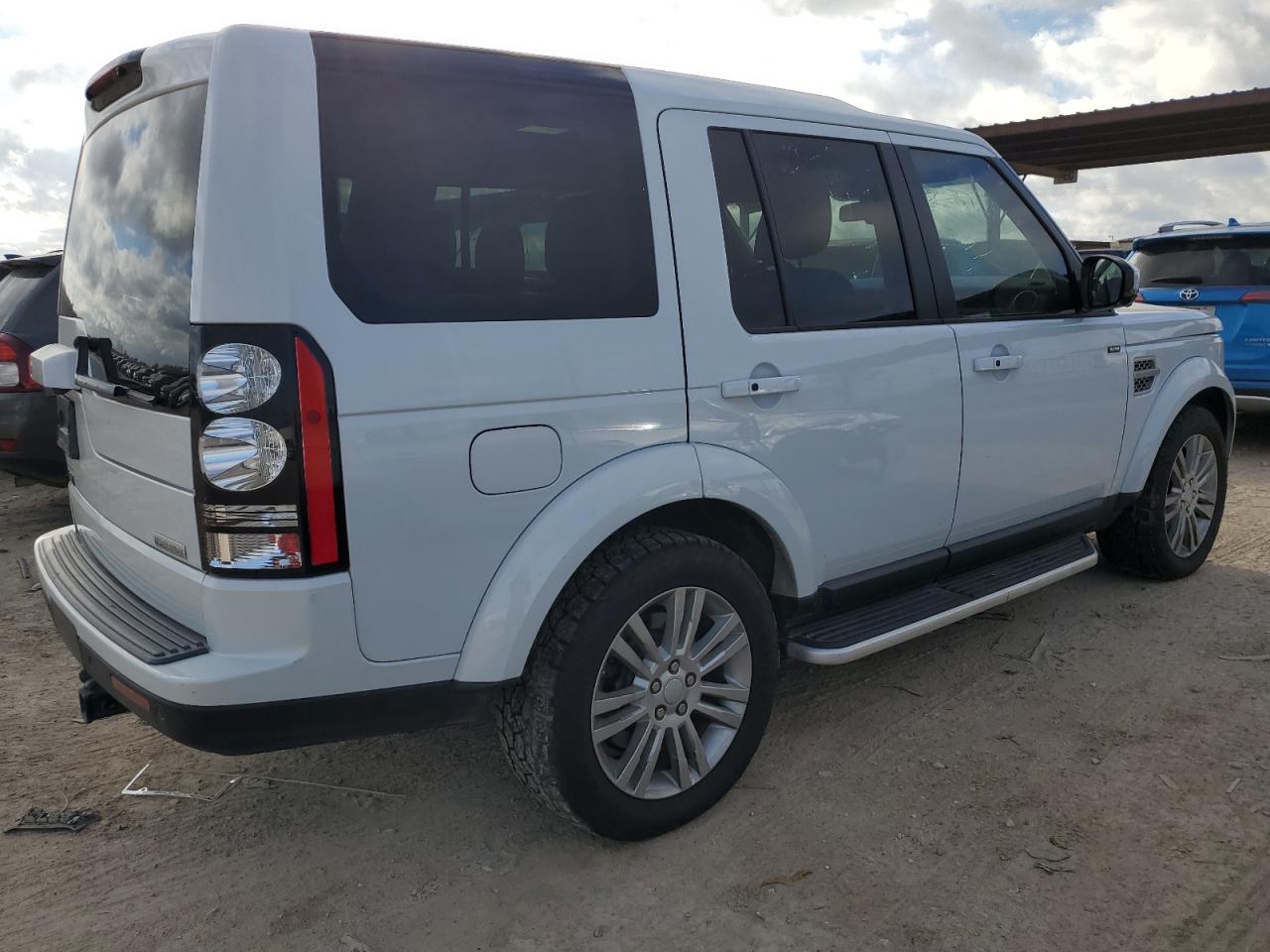 Image 3 of 2016 LAND ROVER LR4 HSE LUXURY 2016 with VIN SALAK2V65GA795759