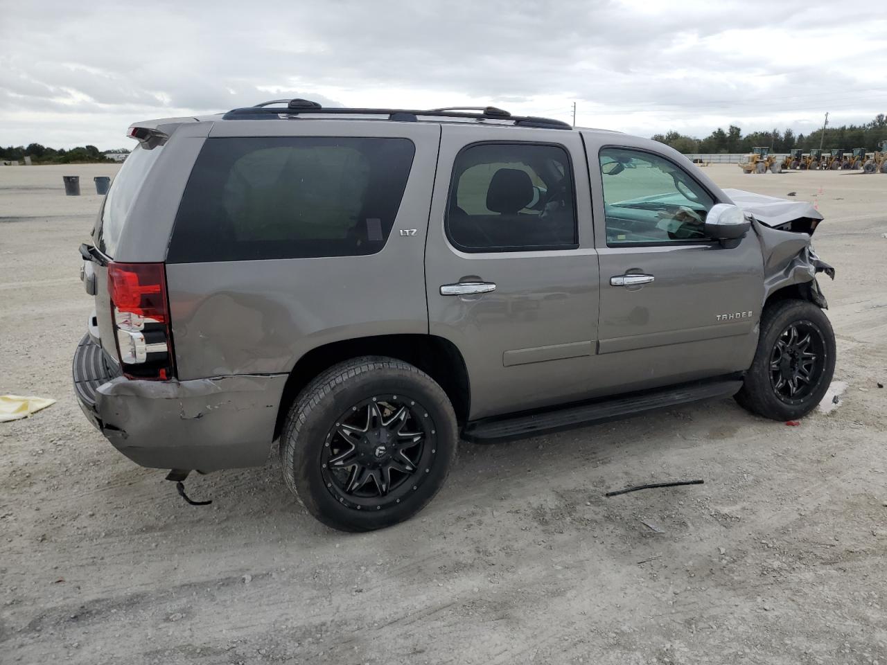 Image 3 of 2008 CHEVROLET TAHOE K1500 2008 with VIN 1GNFK13018J173674
