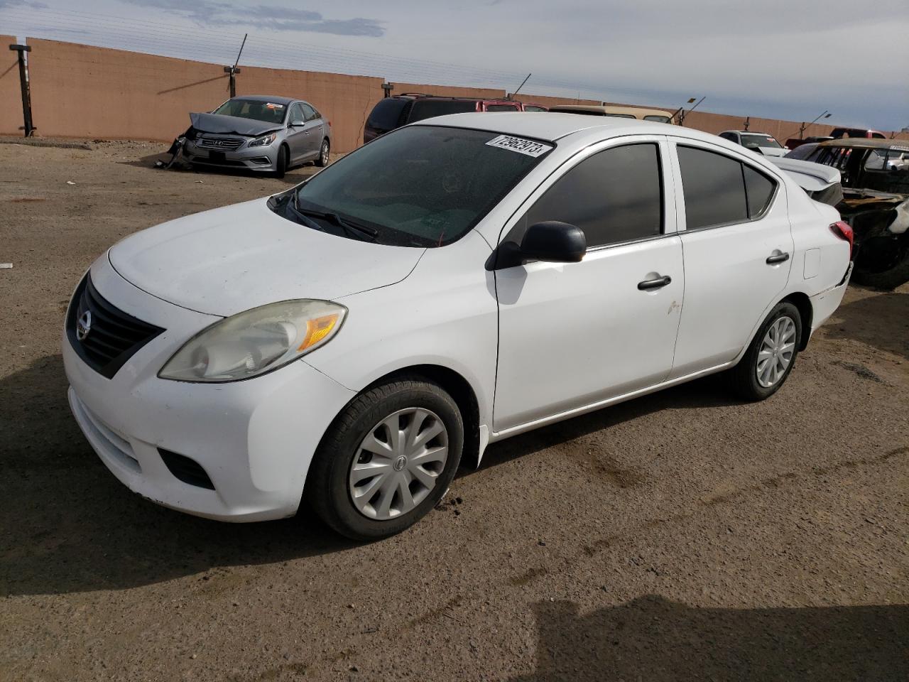Obraz 1 z 2014 NISSAN VERSA S 2014 z VIN 3N1CN7AP2EL861499