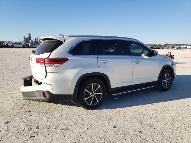Image 3 of 2019 TOYOTA HIGHLANDER SE 2019 with VIN 5TDKZRFH4KS311379