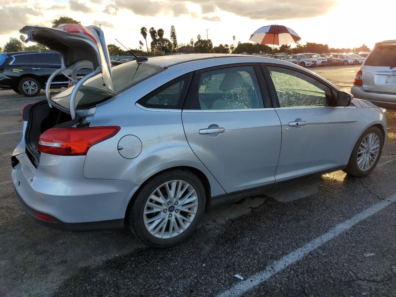 Obraz 3 z 2015 FORD FOCUS TITANIUM 2015 z VIN 1FADP3J27FL341424