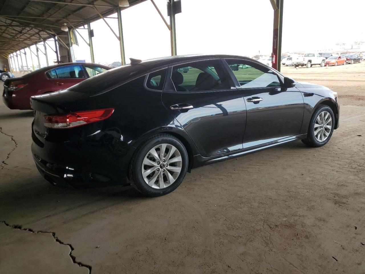 Obraz 3 z 2016 KIA OPTIMA EX 2016 z VIN 5XXGU4L33GG095209
