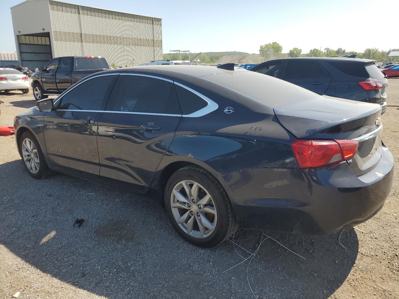 Obraz 2 z 2017 CHEVROLET IMPALA LT 2017 z VIN 2G1105S35H9140340