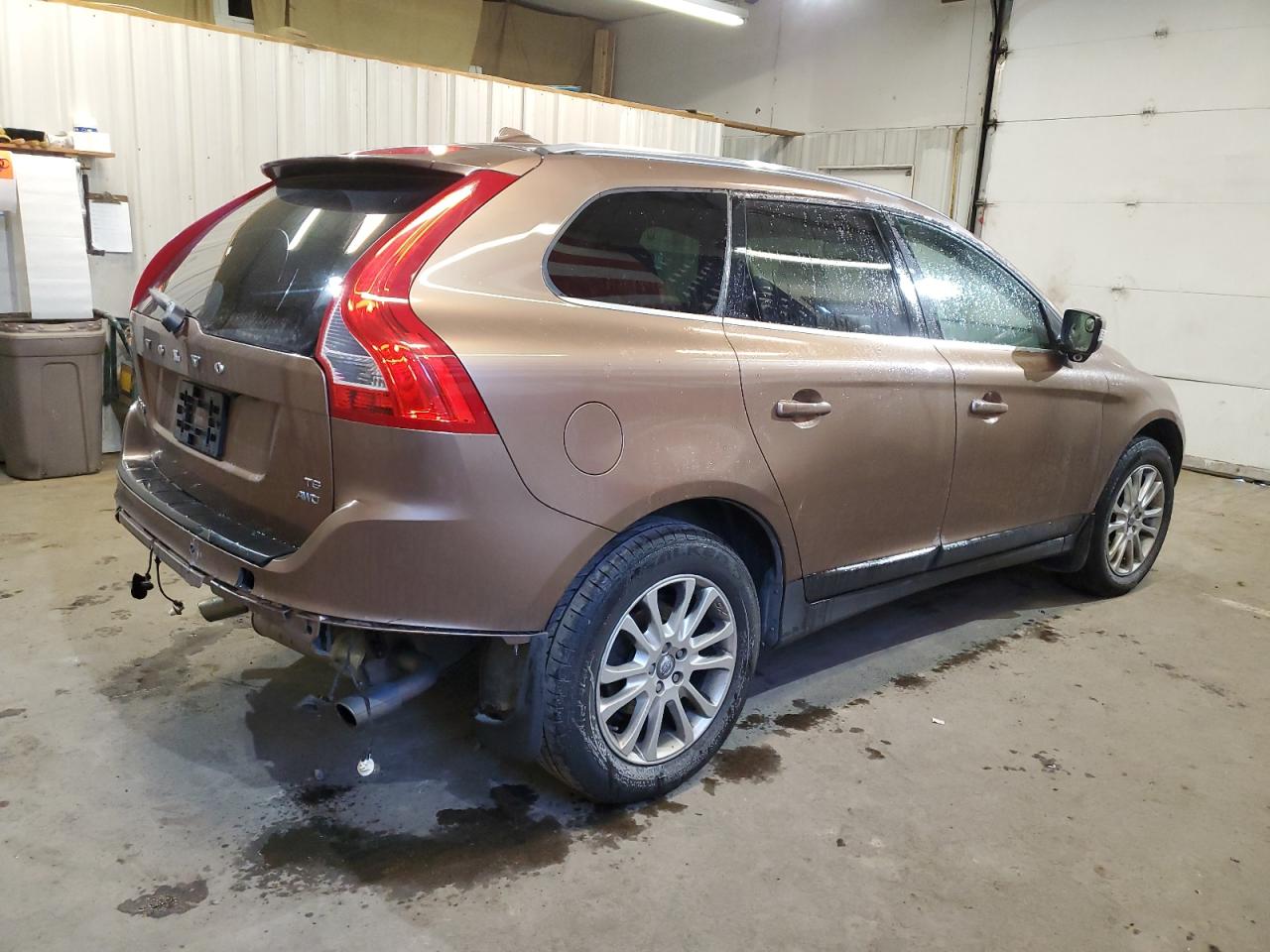 Image 3 of 2010 VOLVO XC60 T6 2010 with VIN YV4992DZ9A2050156