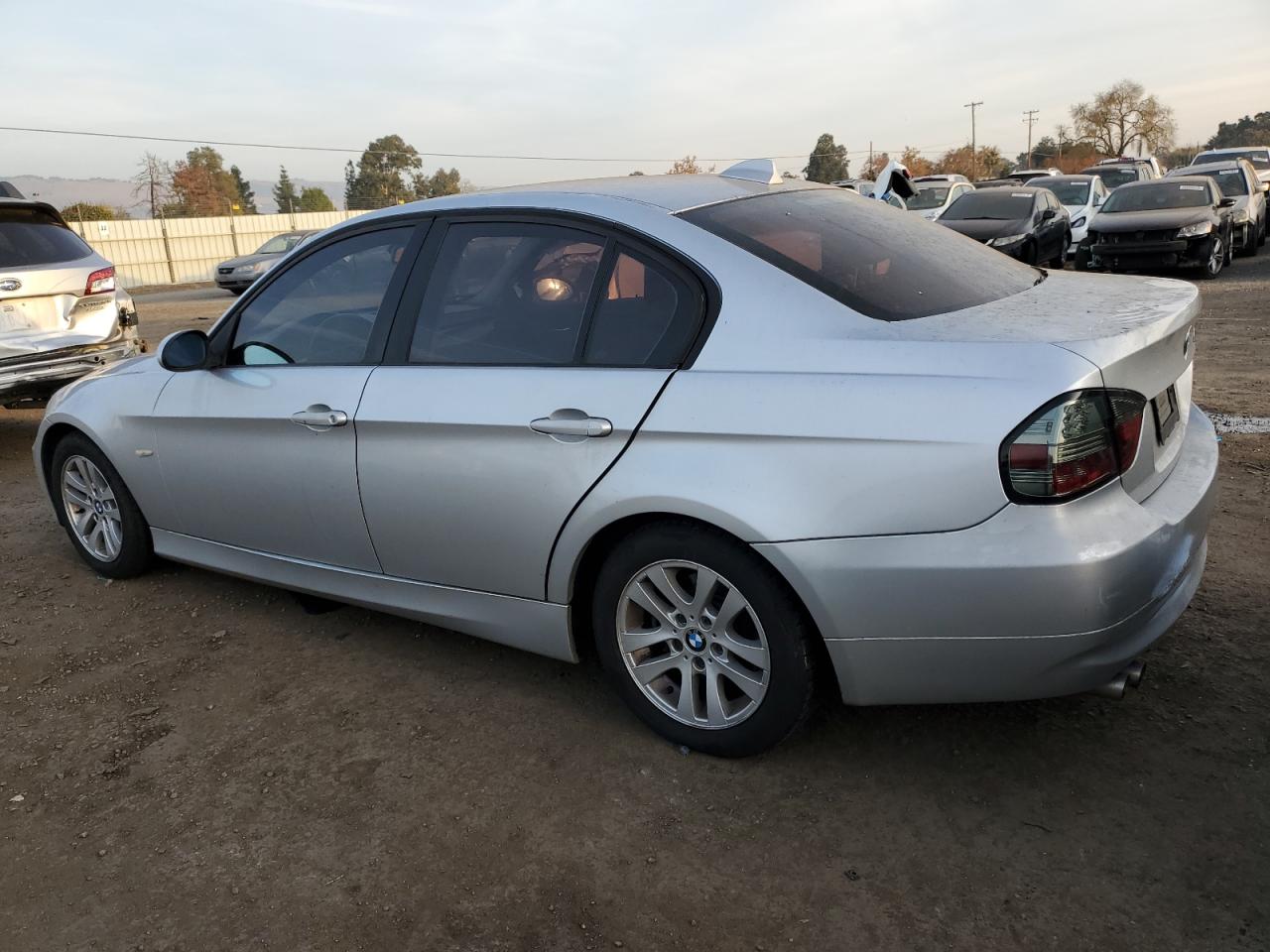Изображение 2 2006 BMW 325 I 2006 с VIN WBAVB13506KR57008