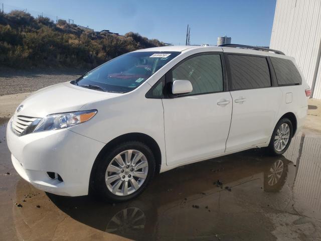 Obraz 1 z 2015 TOYOTA SIENNA LE 2015 z VIN 5TDJK3DC6FS127488