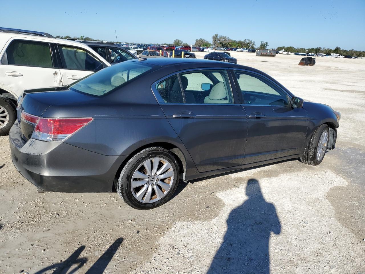 Image 3 of 2011 HONDA ACCORD EXL 2011 with VIN 1HGCP2F84BA049119