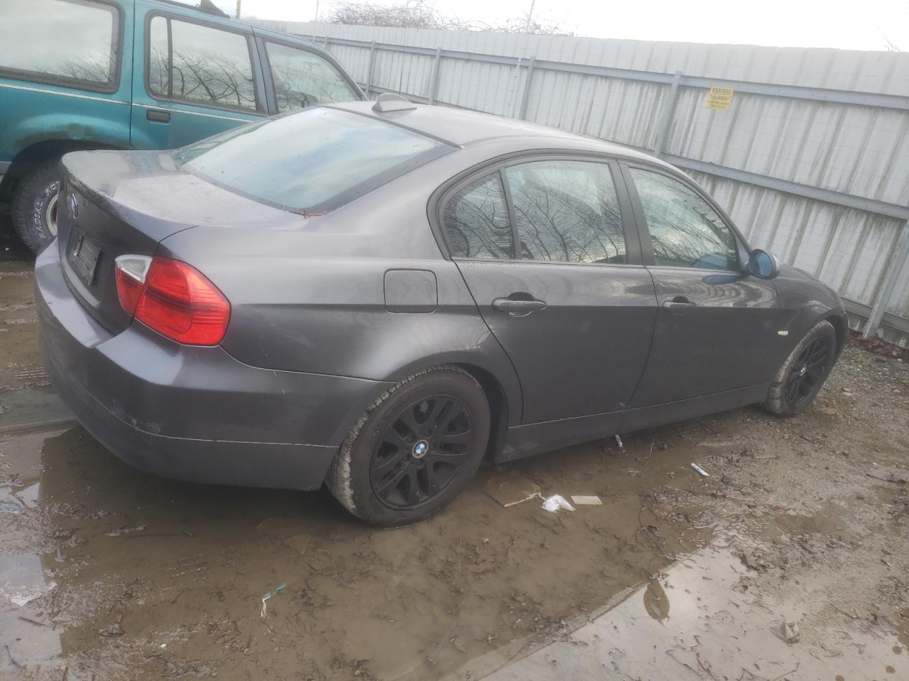 Obraz 3 z 2007 BMW 328 I 2007 z VIN WBAVA33567KX73661