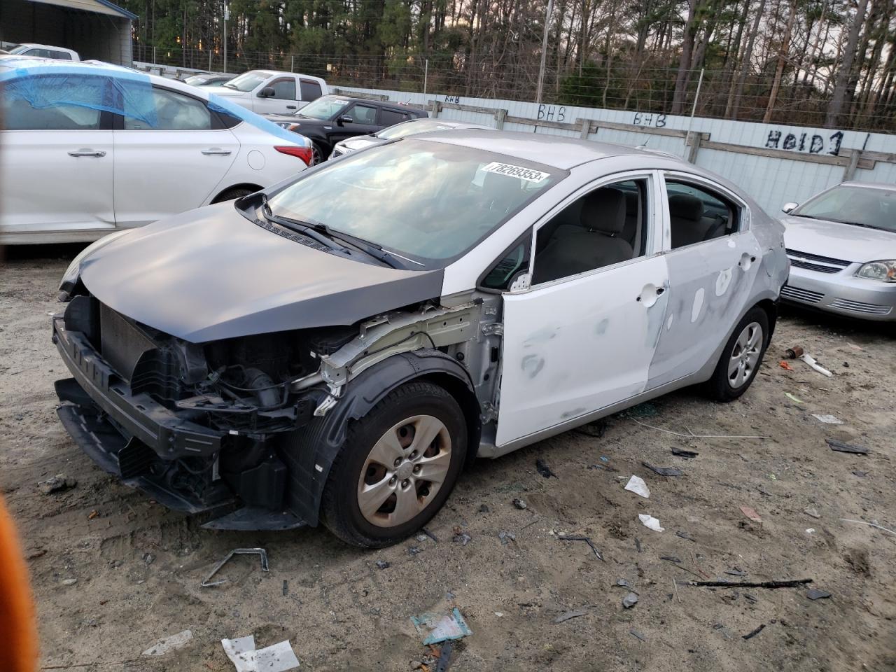 Image 1 of 2015 KIA FORTE LX 2015 with VIN KNAFK4A6XF5418489