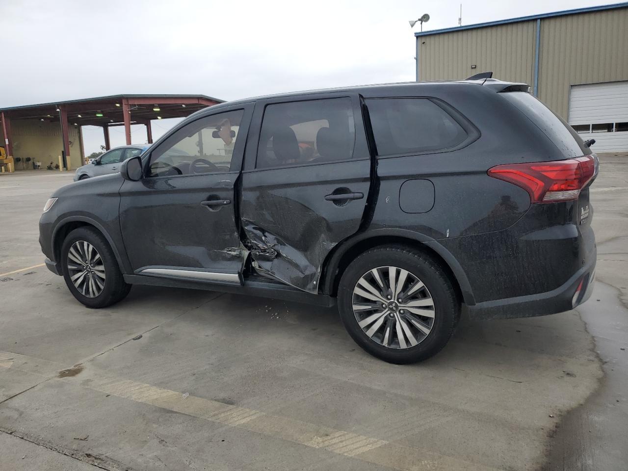 Obraz 2 z 2019 MITSUBISHI OUTLANDER ES 2019 z VIN JA4AD2A30KJ002092