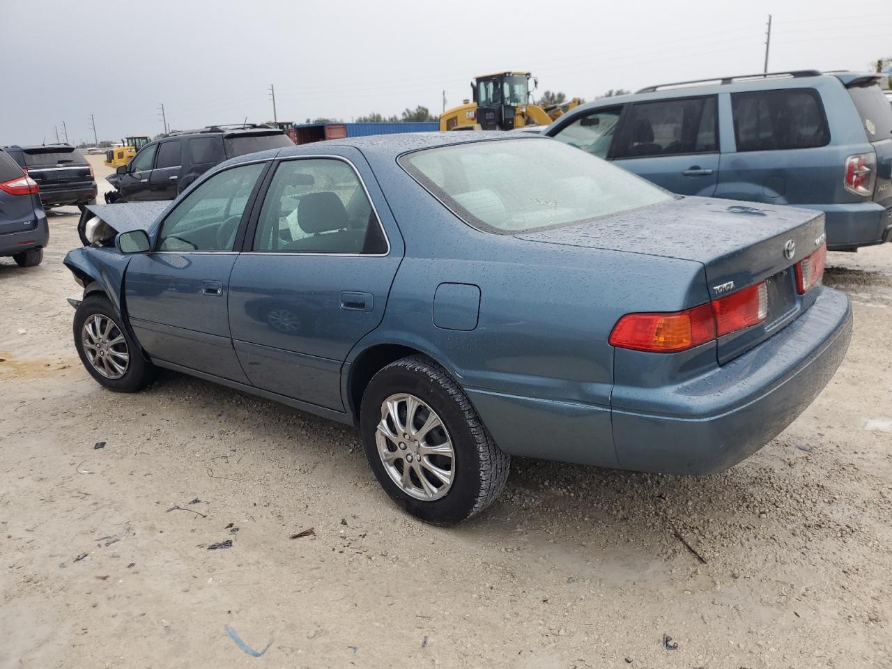 Obraz 2 z 2001 TOYOTA CAMRY CE 2001 z VIN 4T1BG22K91U769486