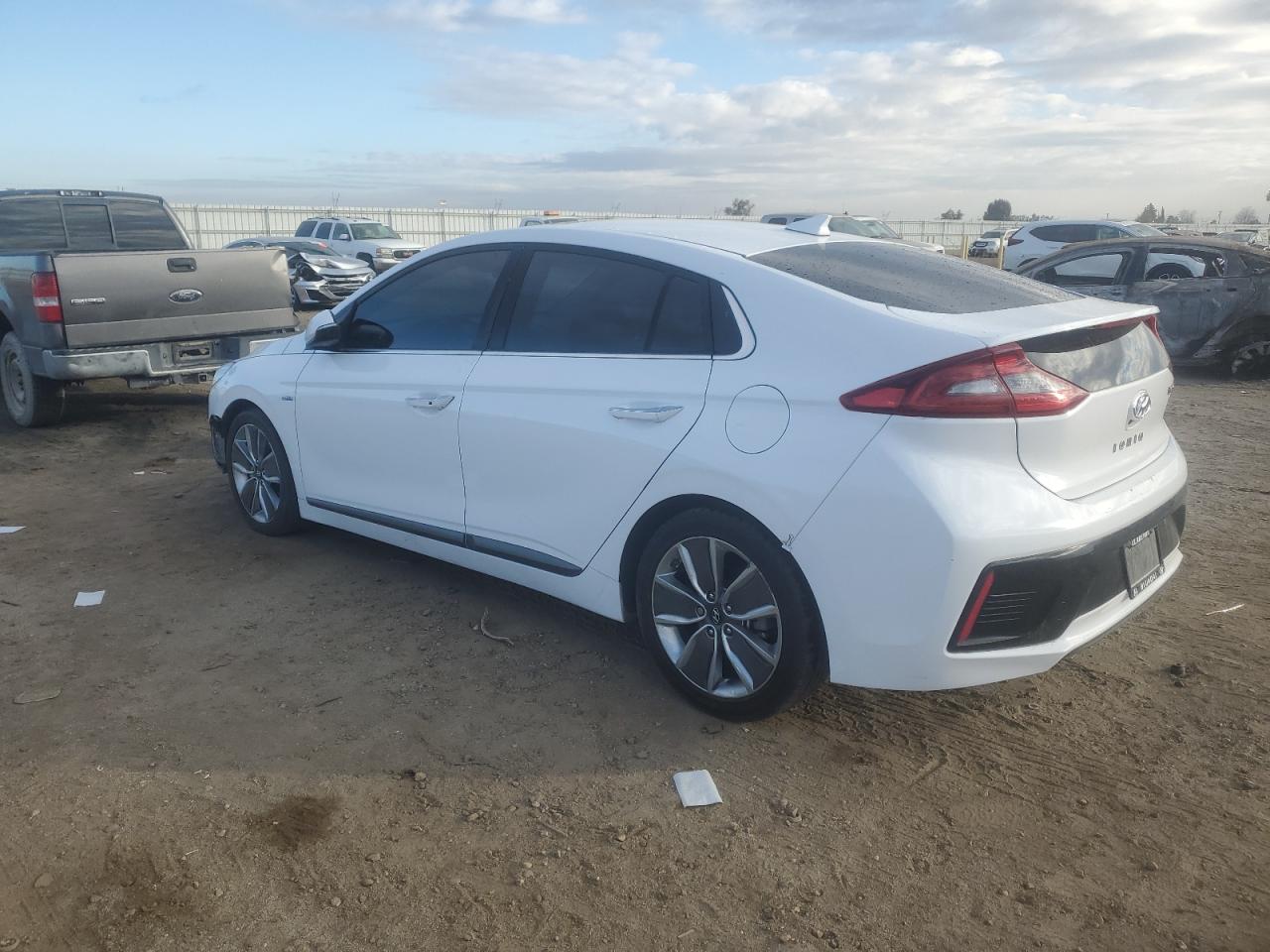 Изображение 2 2018 HYUNDAI IONIQ LIMITED 2018 с VIN KMHC85LCXJU091079