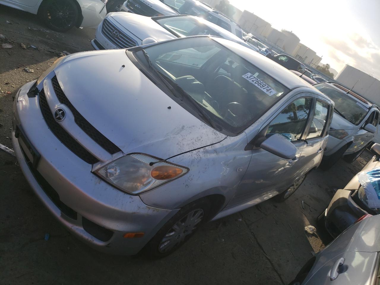 Obraz 1 z 2006 TOYOTA SCION XA  2006 z VIN JTKKT624160170615