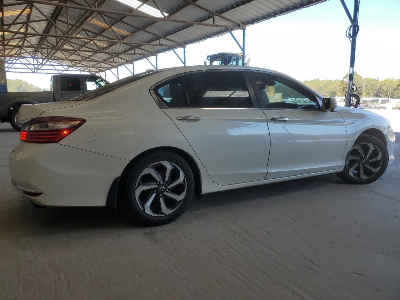 Image 3 of 2017 HONDA ACCORD EXL 2017 with VIN 1HGCR2F98HA034926