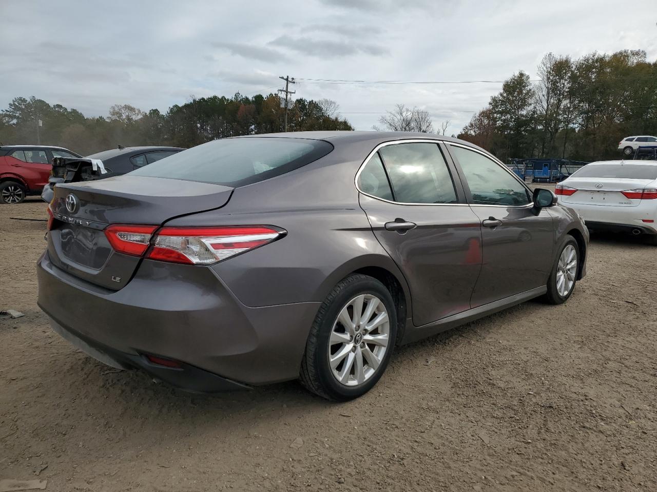 Obraz 3 z 2018 TOYOTA CAMRY L 2018 z VIN 4T1B11HK5JU042381
