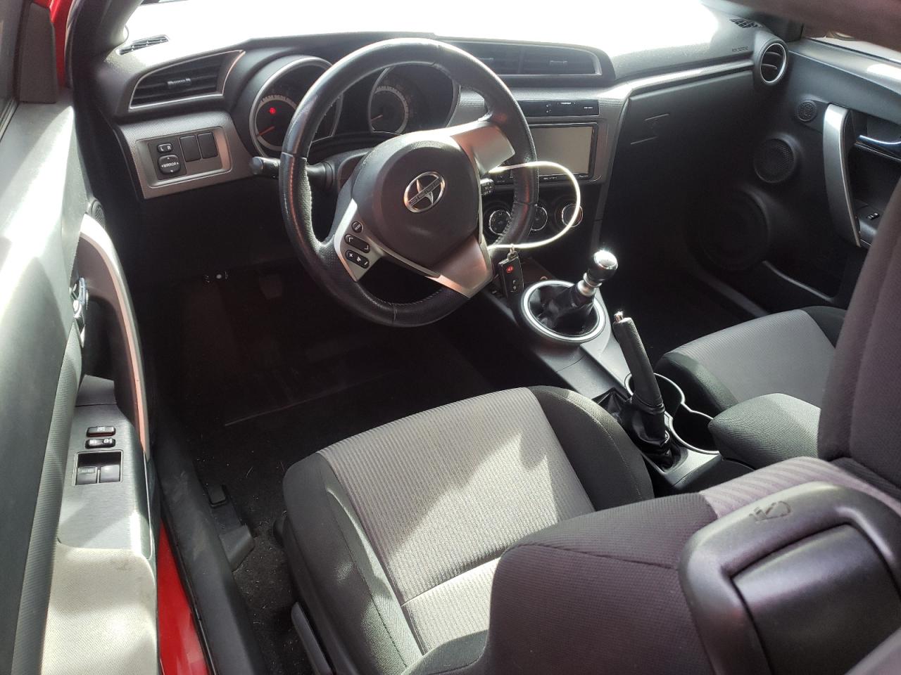 Изображение 3 2016 TOYOTA SCION TC  2016 с VIN JTKJF5C79GJ014789