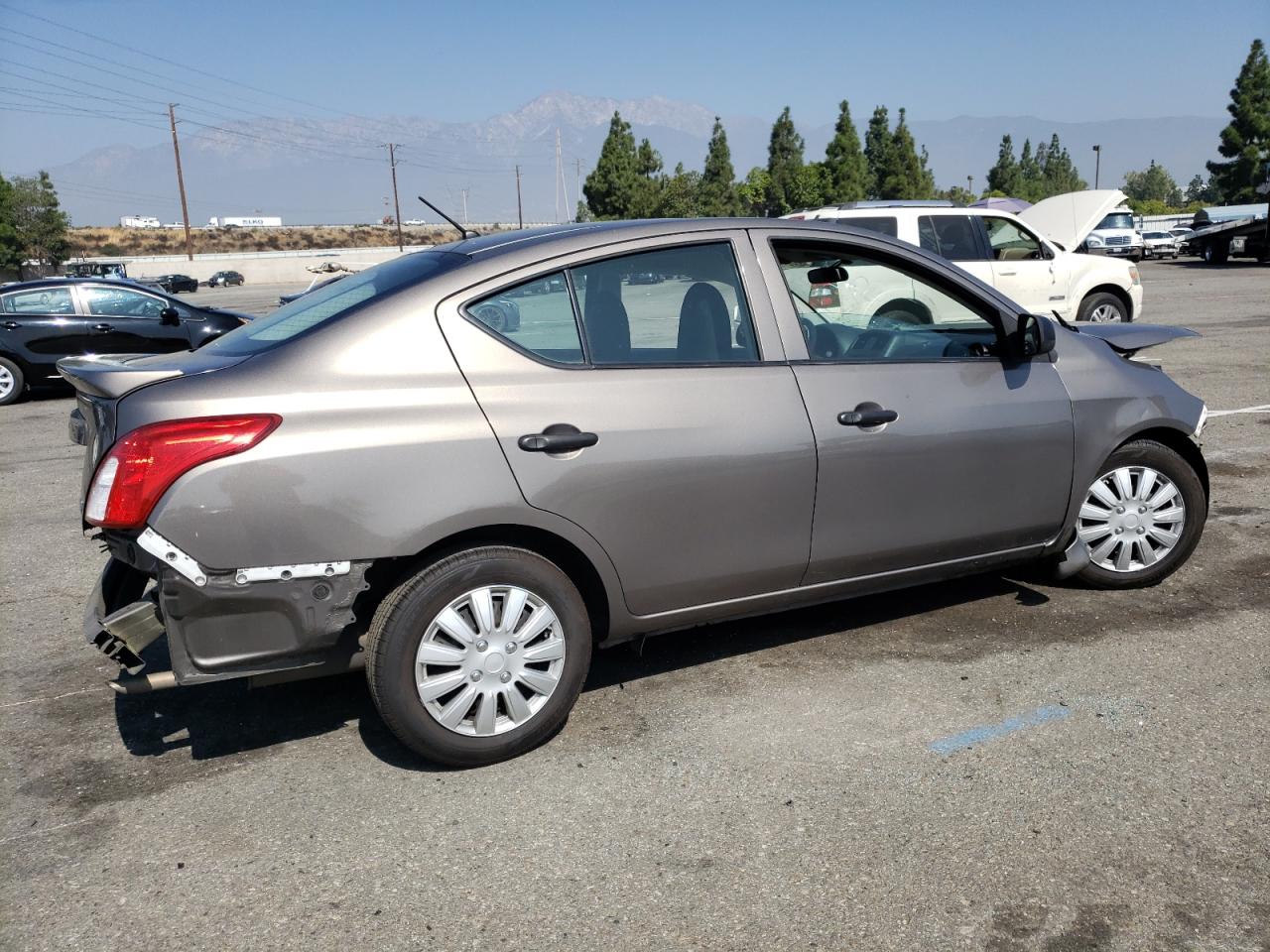 Изображение 3 2015 NISSAN VERSA S 2015 с VIN 3N1CN7AP8FL819193
