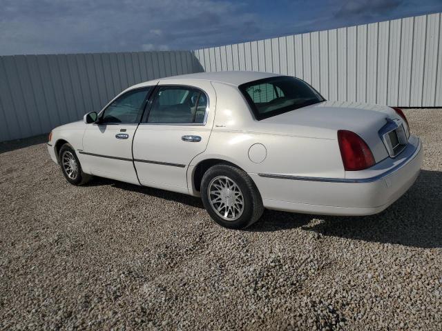 Image 2 of 2000 LINCOLN TOWN CAR SIGNATURE 2000 with VIN 1LNHM82WXYY902686