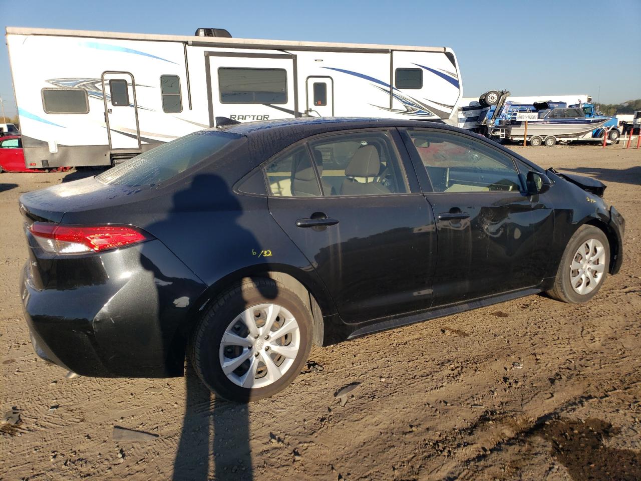 Image 3 of 2021 TOYOTA COROLLA LE 2021 with VIN JTDEPMAE8MJ141756